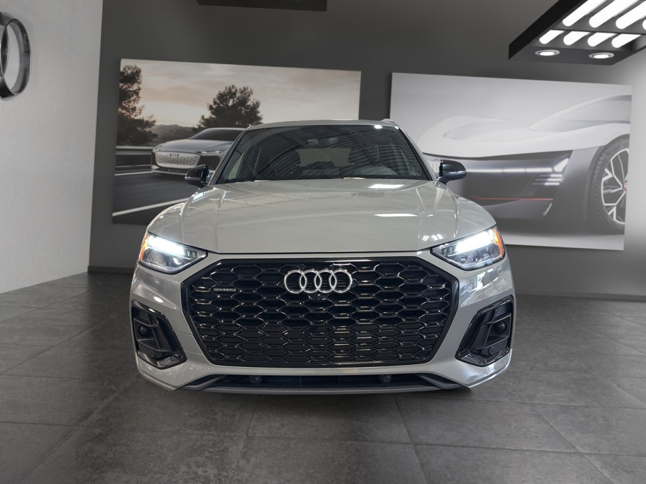 2022 Audi Q5 Sportback - Image 2