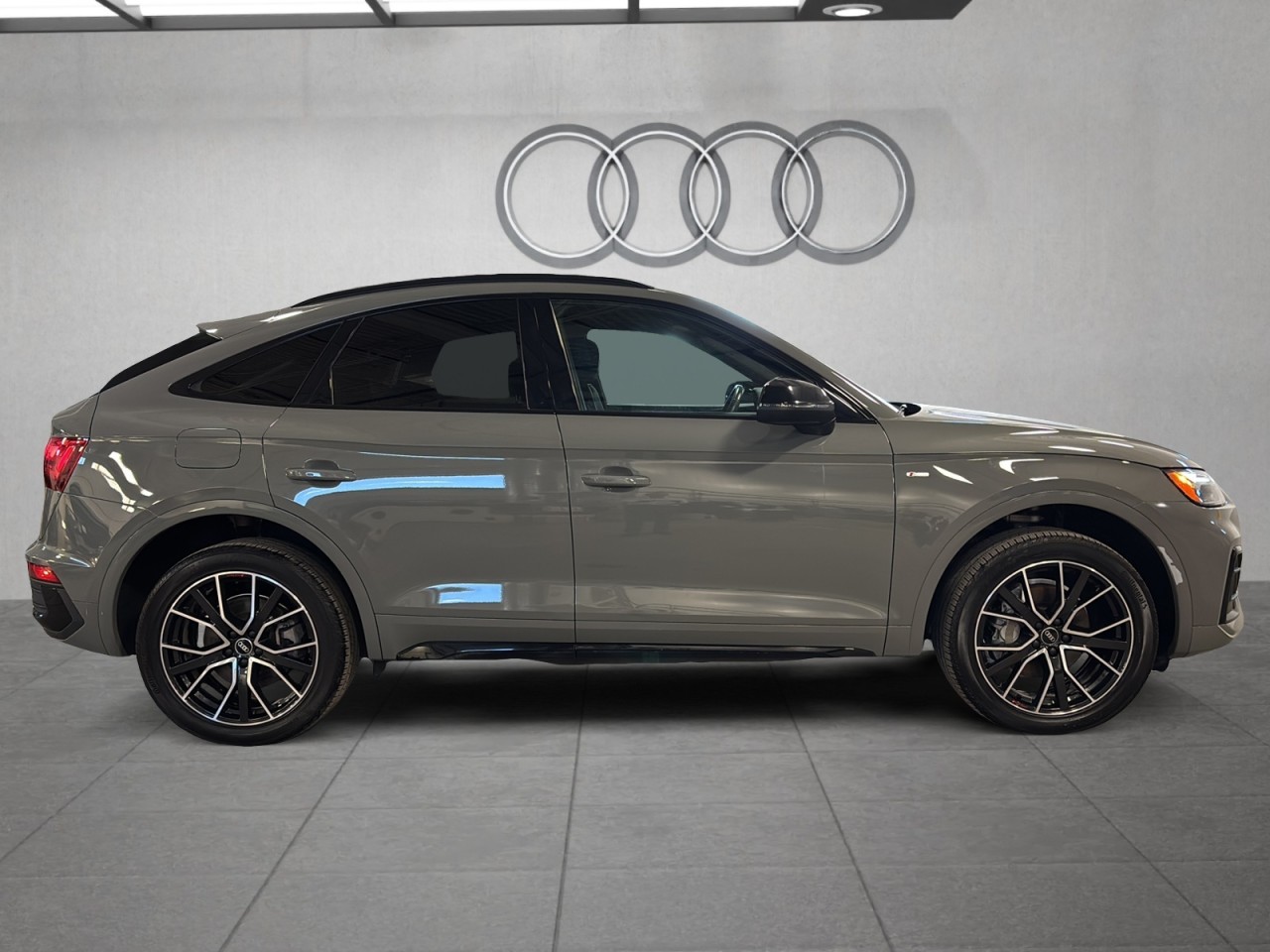 2022 Audi Q5 Sportback - Image 4