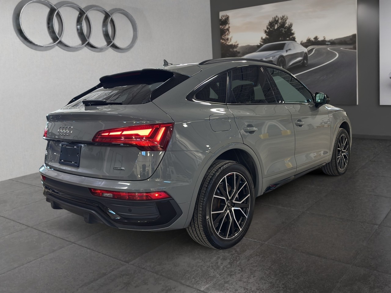 2022 Audi Q5 Sportback - Image 5