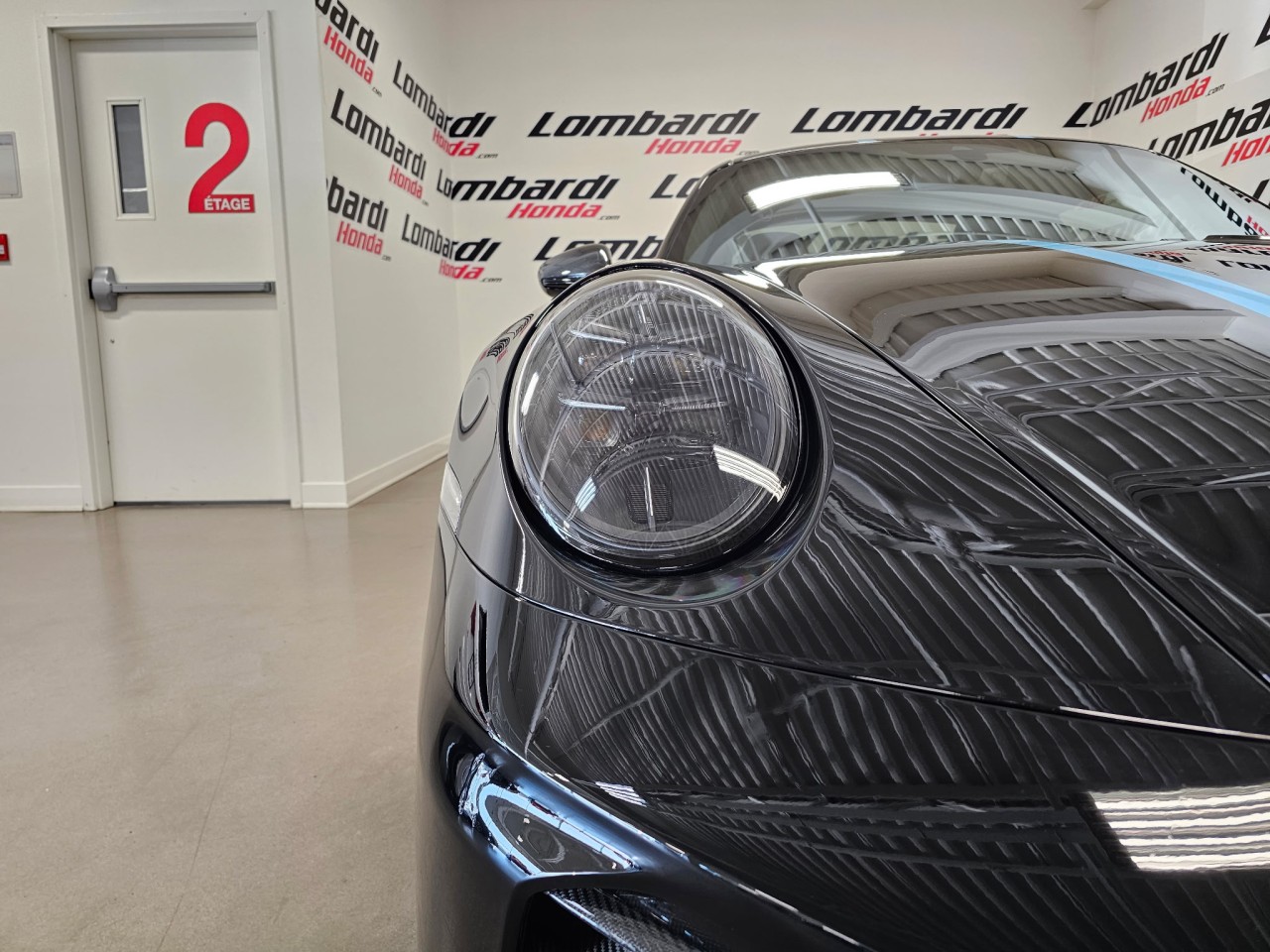 2026 Porsche 911 - Image 11