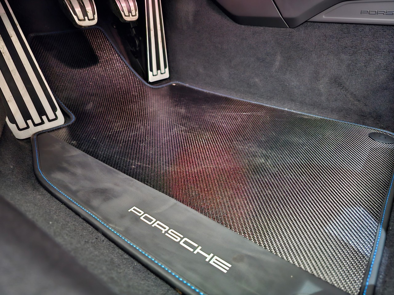 2026 Porsche 911 - Image 27