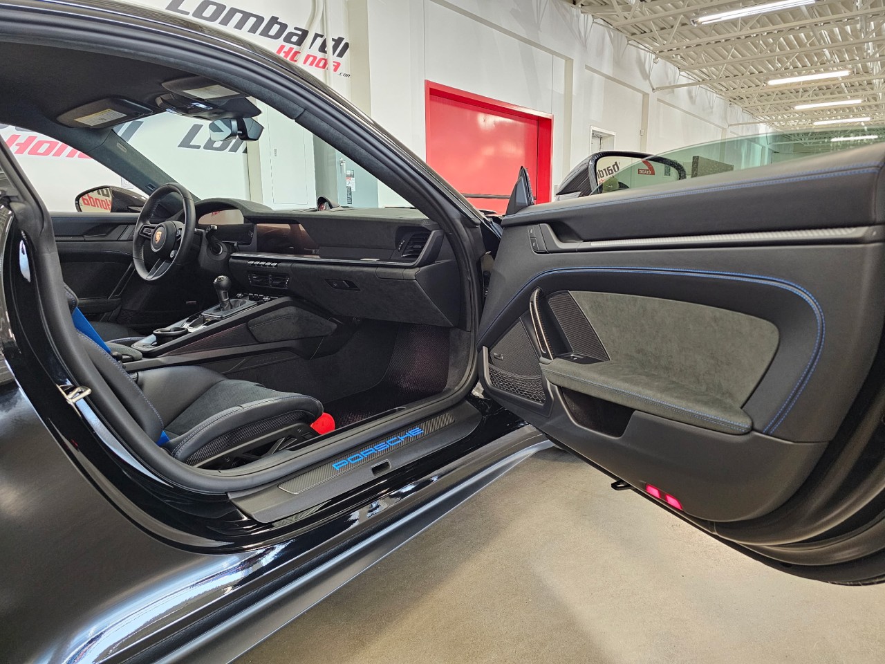 2026 Porsche 911 - Image 31