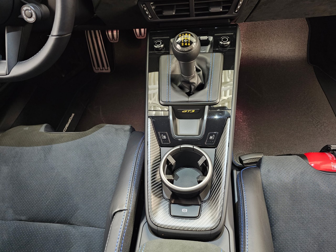 2026 Porsche 911 - Image 36