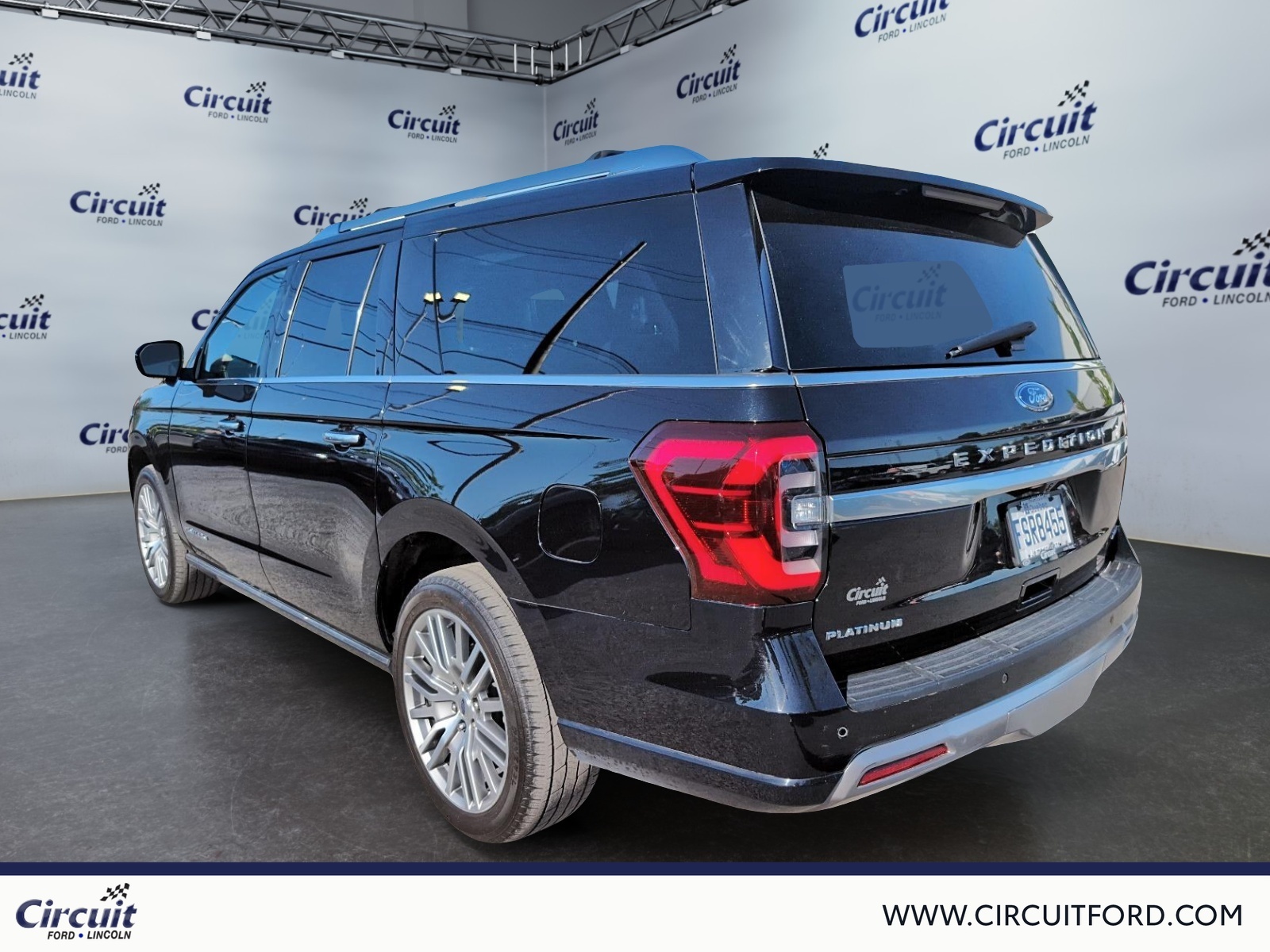 2022 Ford Expedition - Image 4