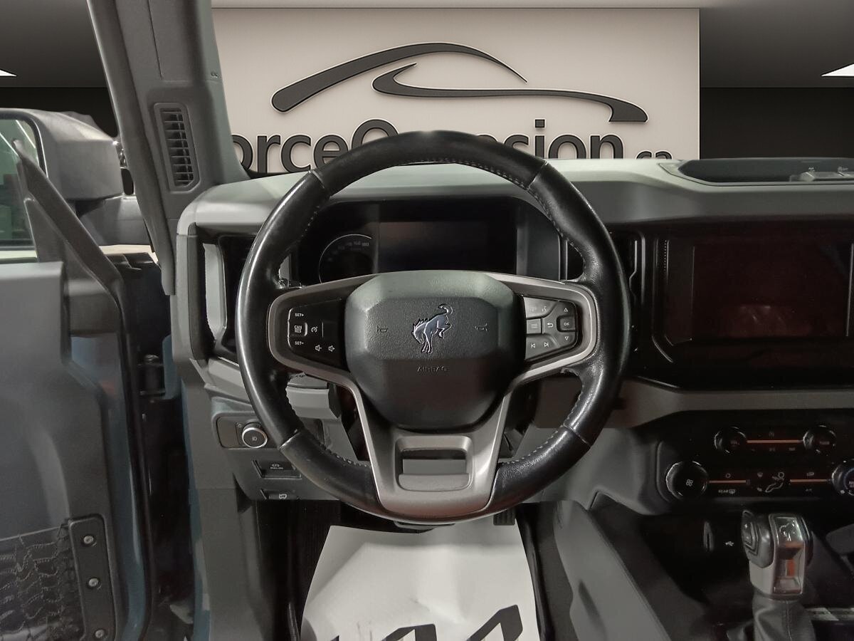 2022 Ford Bronco - Image 13