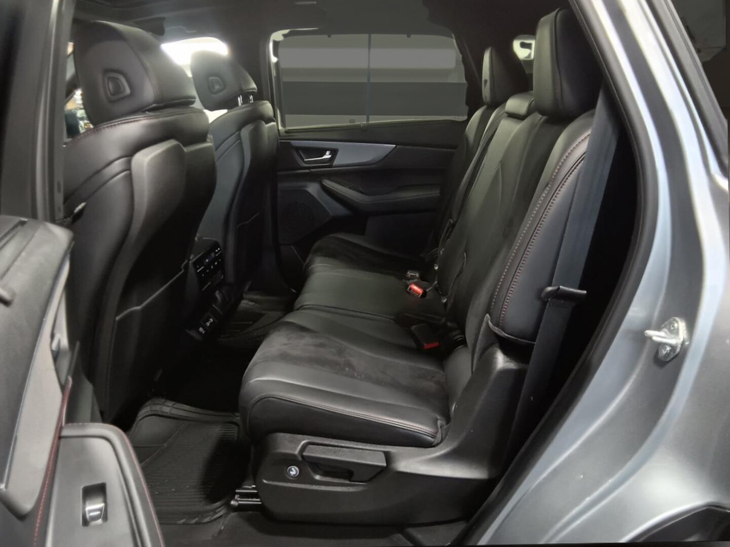 2022 Acura MDX - Image 7
