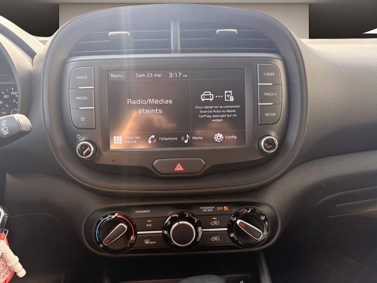 2022 Kia Soul - Image 14