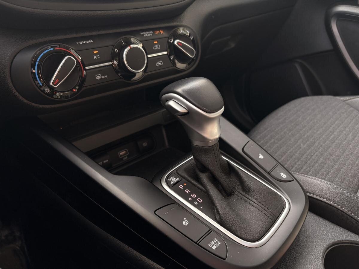 2022 Kia Soul - Image 16