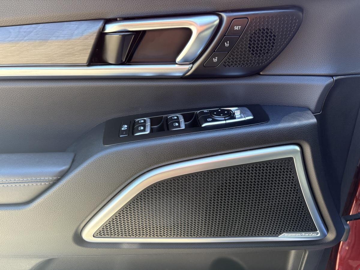 2023 Kia Telluride - Image 24