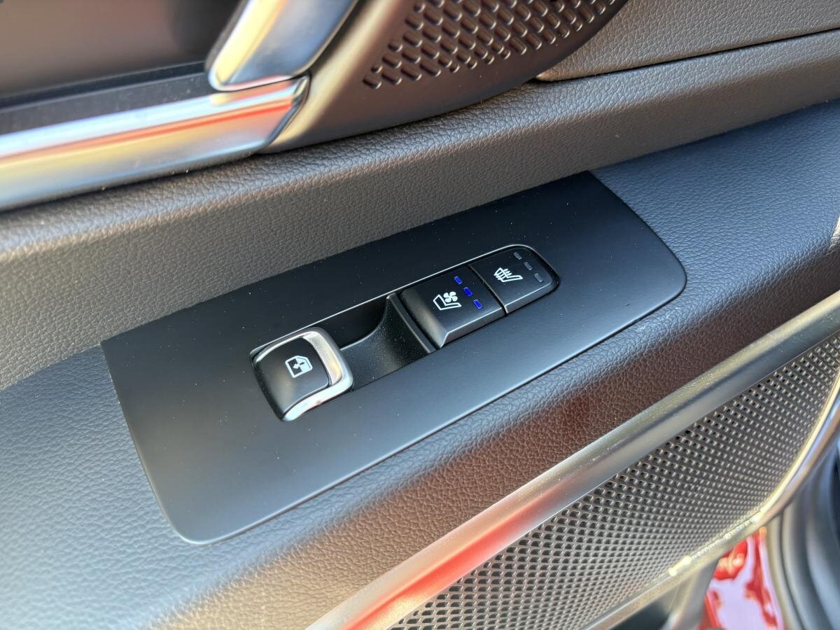 2023 Kia Telluride - Image 25