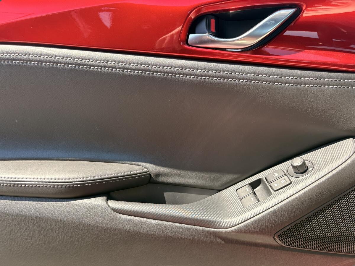 2025 Mazda MX-5 - Image 16