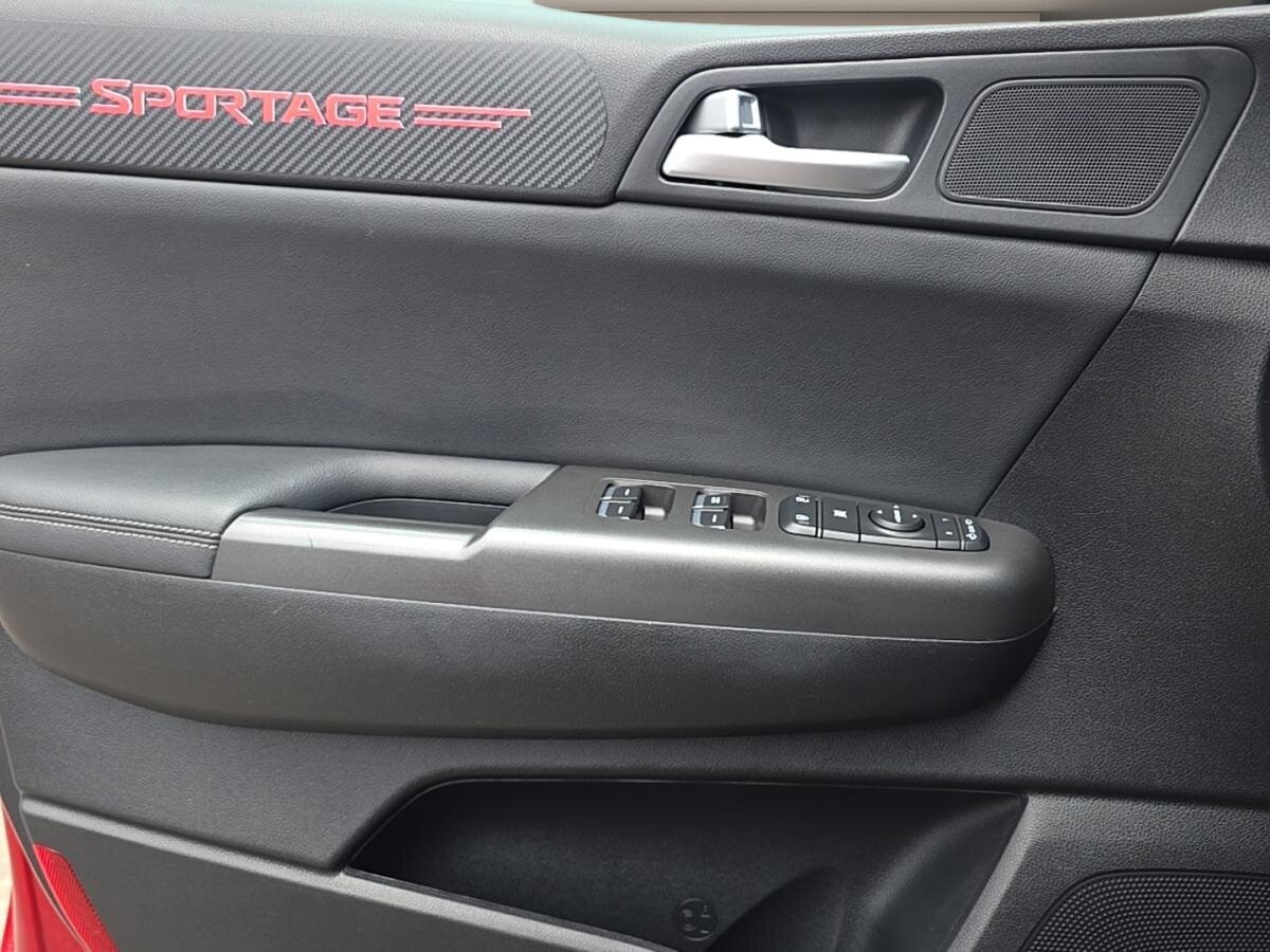 2020 Kia Sportage - Image 21