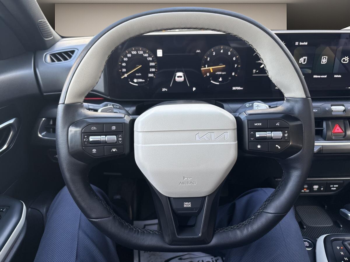 2025 Kia K4 - Image 16