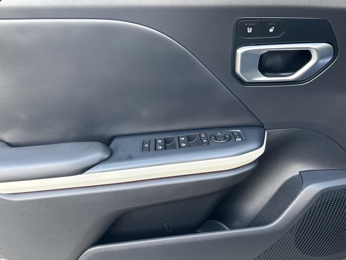 2025 Kia K4 - Image 22