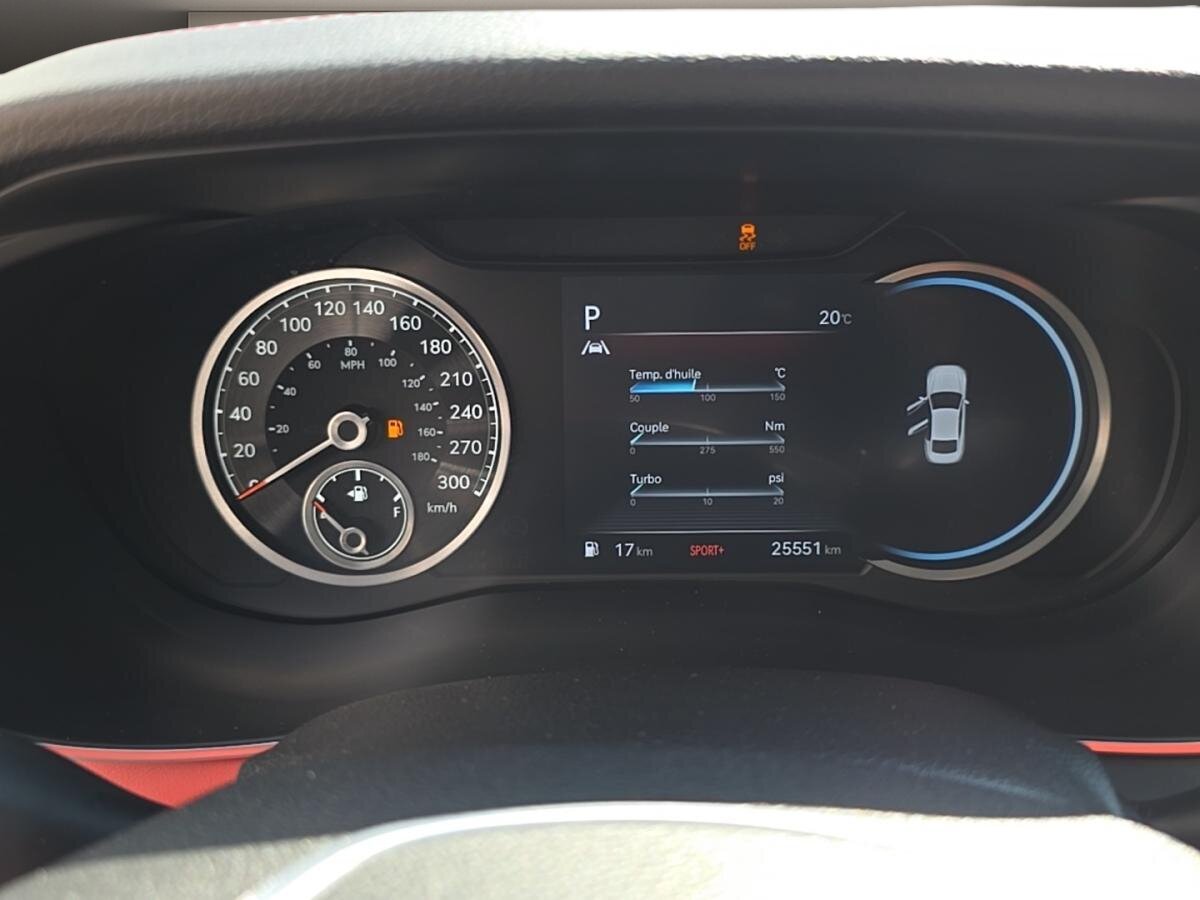 2022 Genesis G70 - Image 13