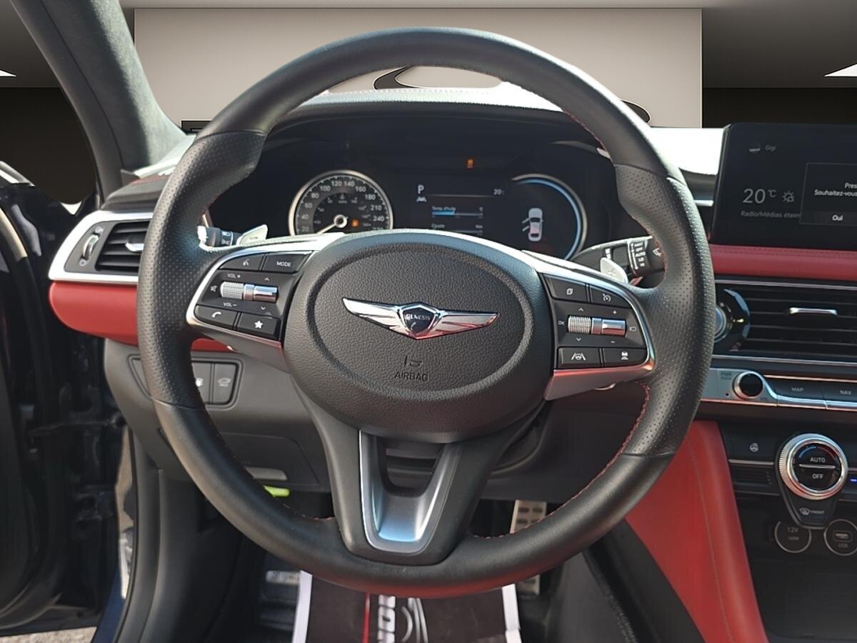 2022 Genesis G70 - Image 14