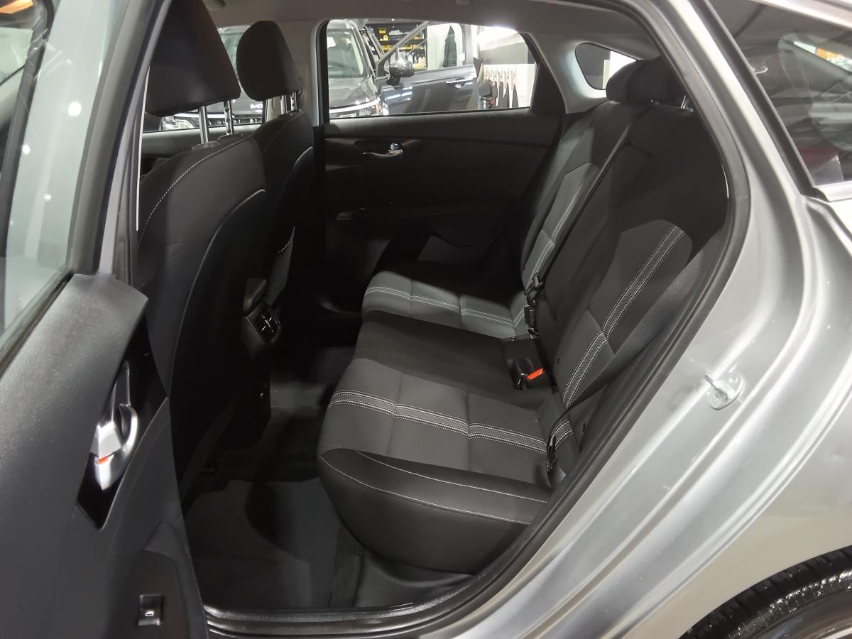 2022 Kia Forte5 - Image 9