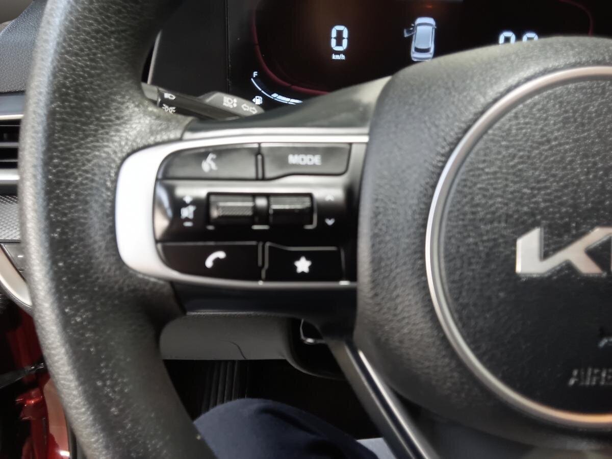 2023 Kia Sportage - Image 13
