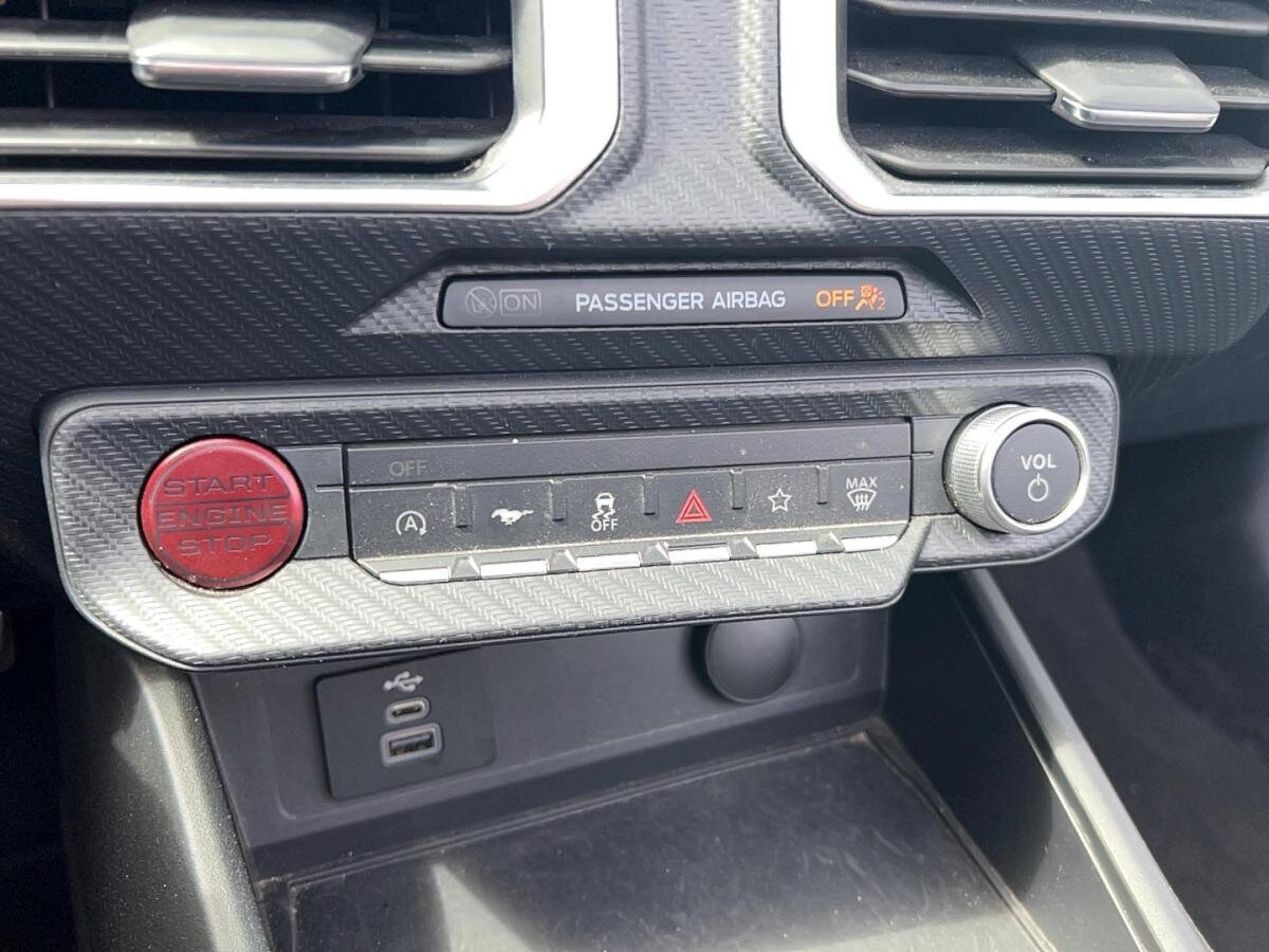 2025 Ford Mustang - Image 17
