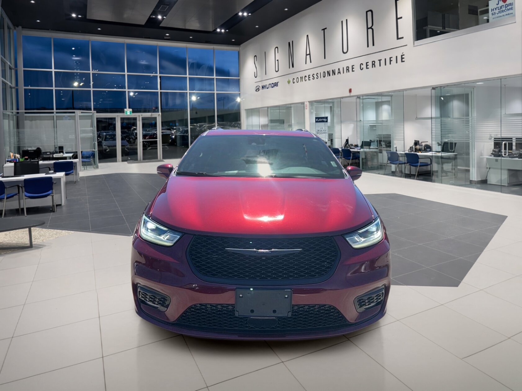 2022 Chrysler Pacifica - Image 2