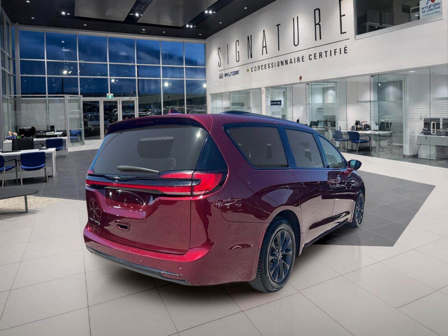 2022 Chrysler Pacifica - Image 5