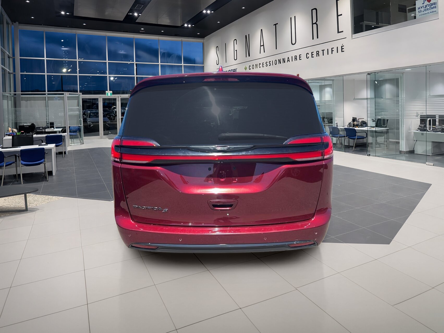 2022 Chrysler Pacifica - Image 6