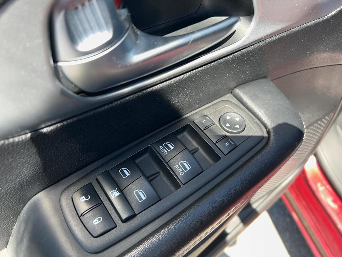 2022 Chrysler Pacifica - Image 15
