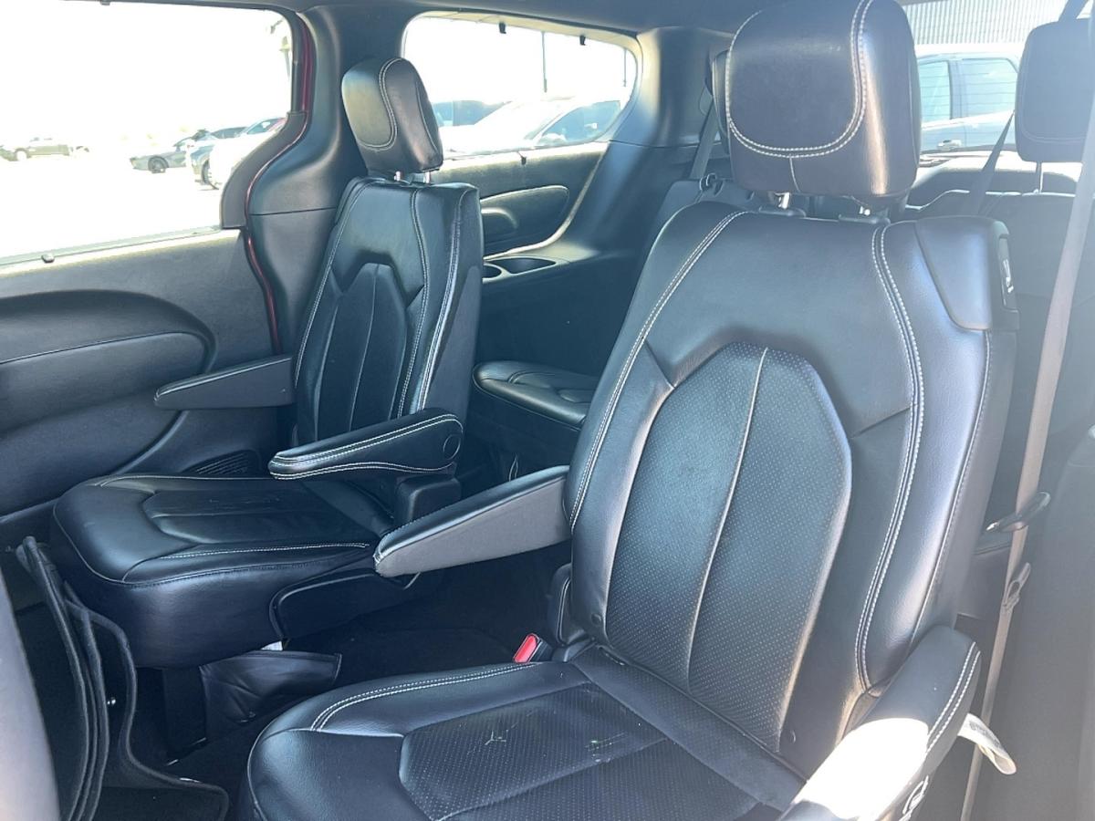 2022 Chrysler Pacifica - Image 16