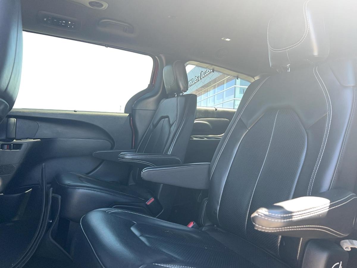 2022 Chrysler Pacifica - Image 17