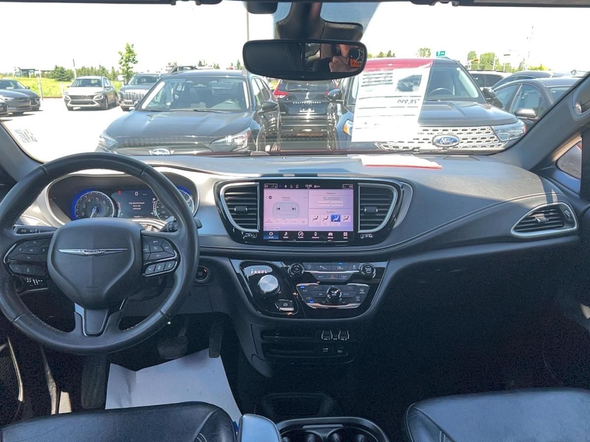 2022 Chrysler Pacifica - Image 21