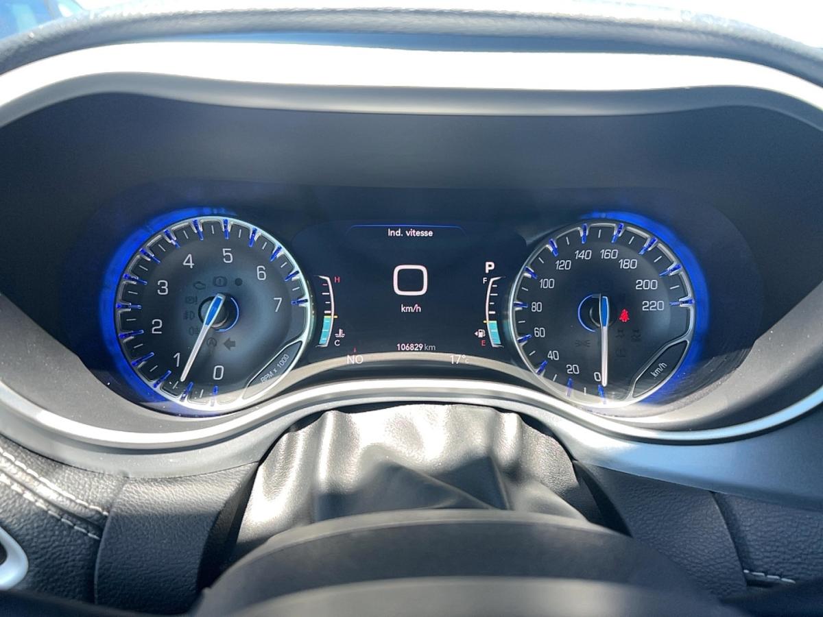 2022 Chrysler Pacifica - Image 25