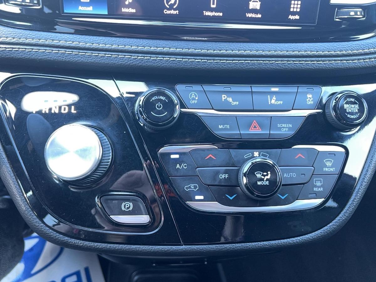2022 Chrysler Pacifica - Image 28