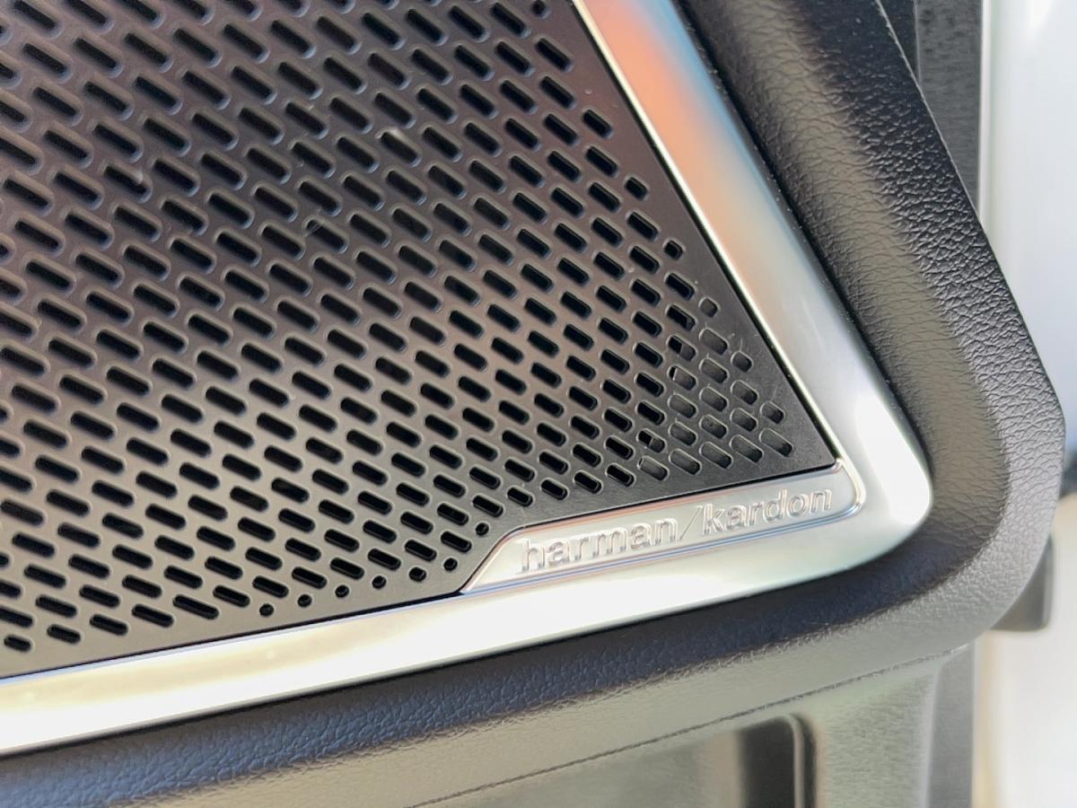 2022 Kia Telluride - Image 16
