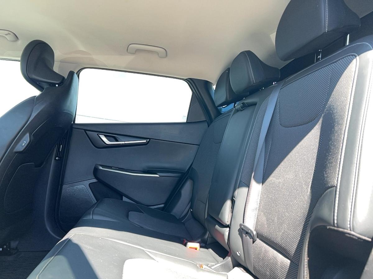 2022 Kia EV6 - Image 17