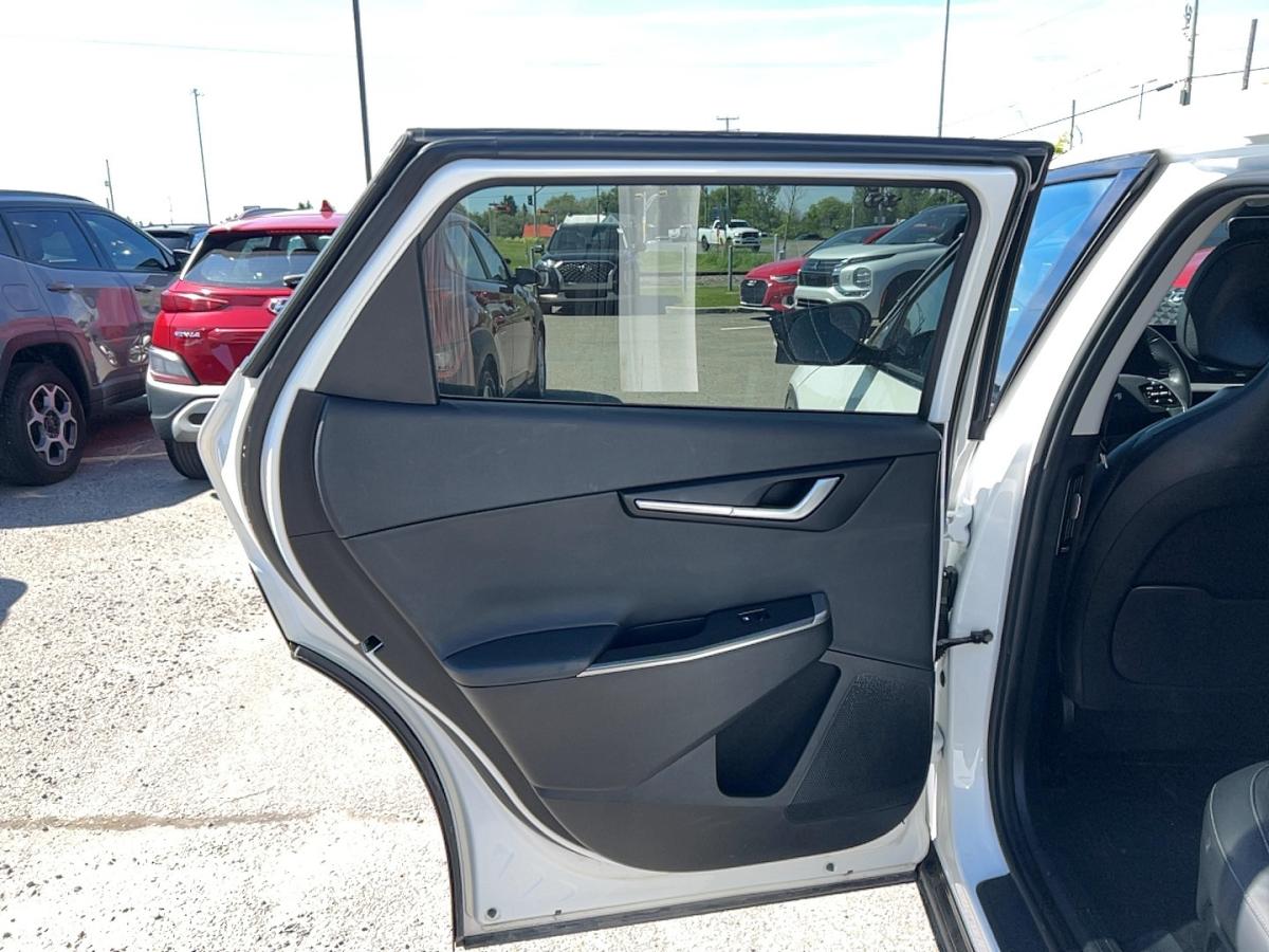 2022 Kia EV6 - Image 18