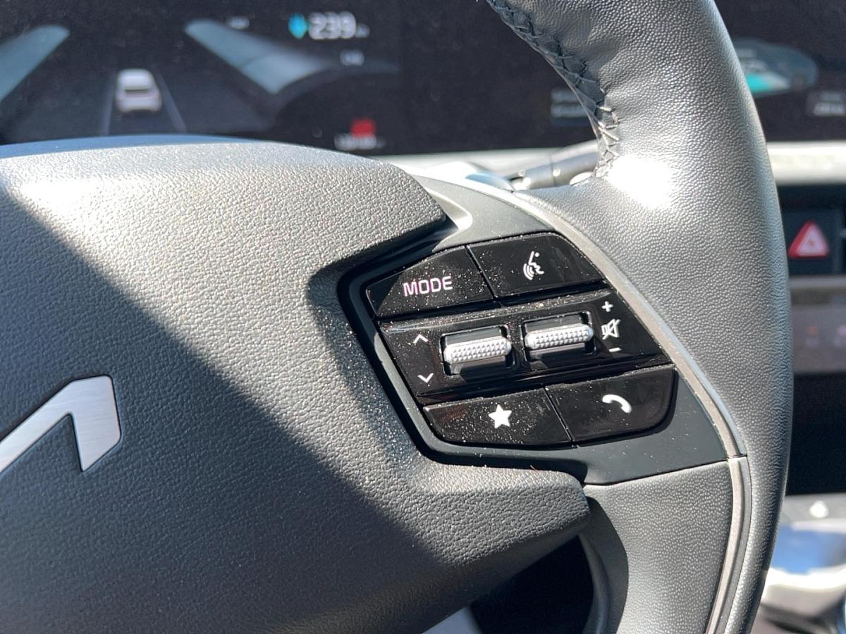 2022 Kia EV6 - Image 22