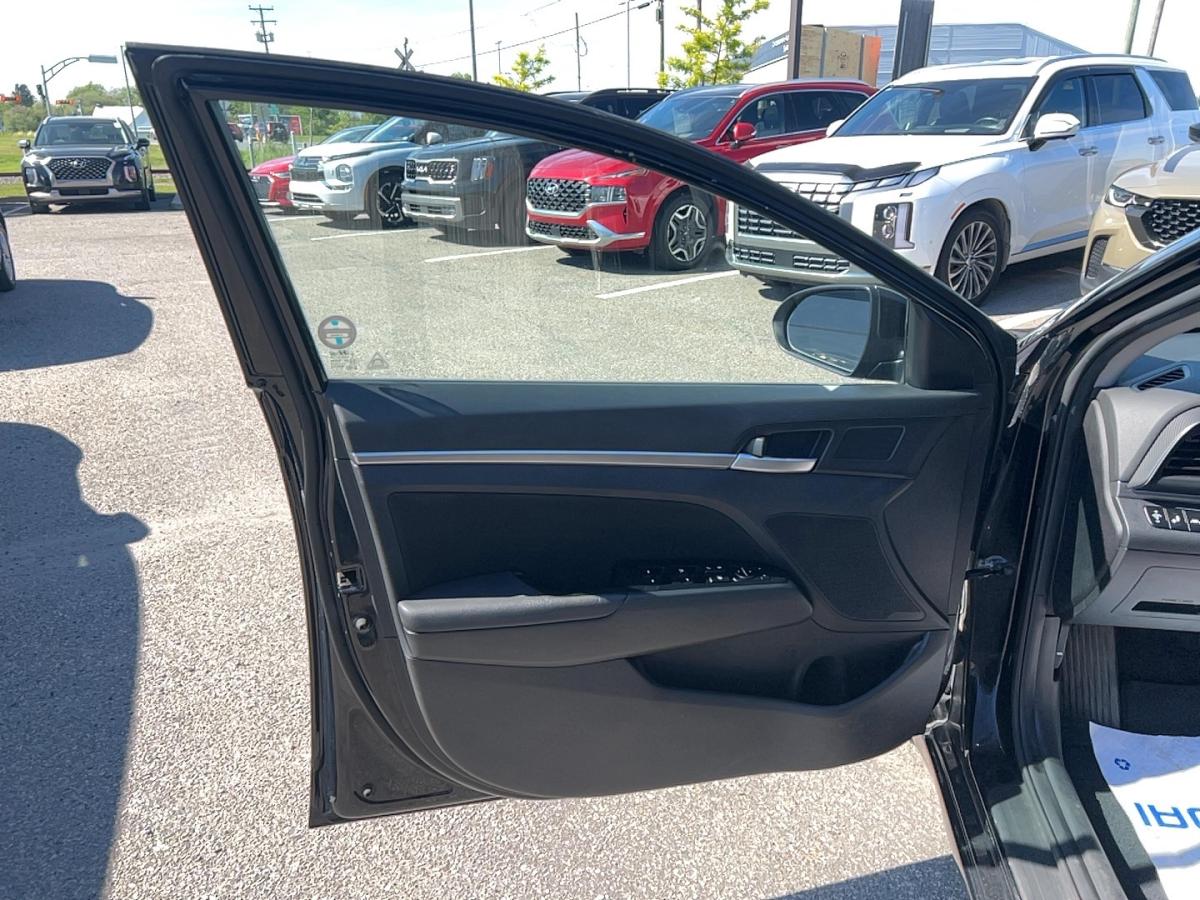 2020 Hyundai Elantra - Image 11