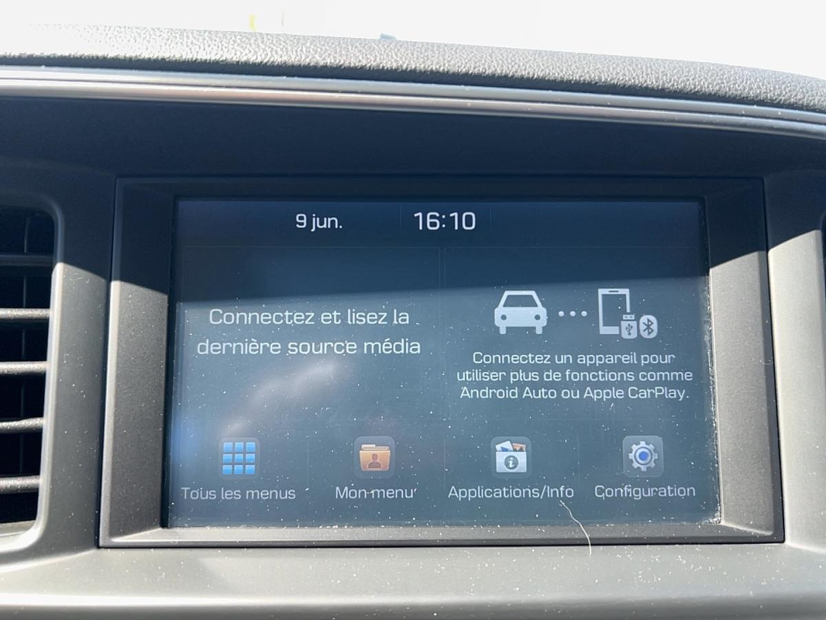2020 Hyundai Elantra - Image 22