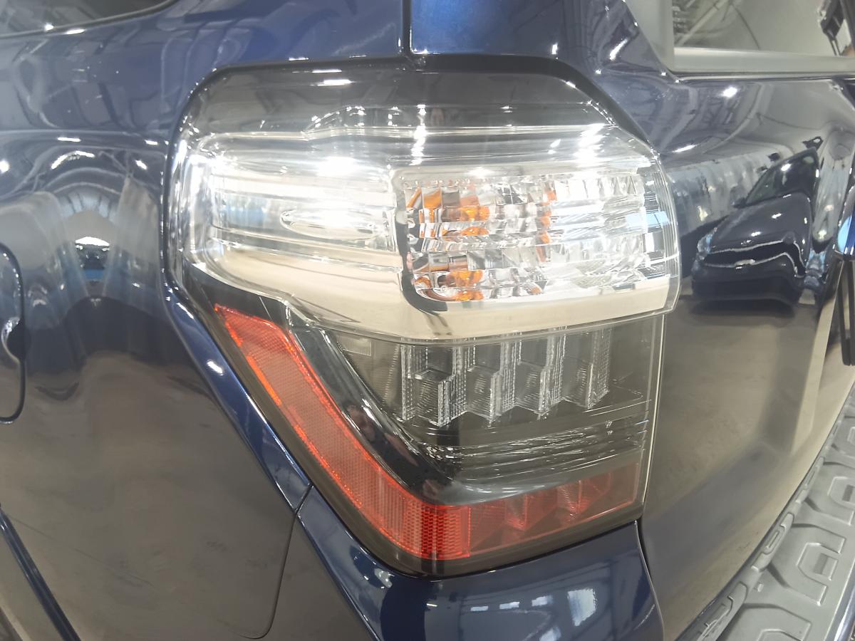 2018 Toyota 4Runner - Image 12