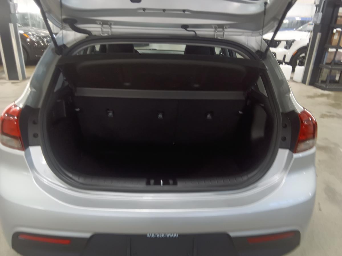 2018 Kia Rio5 - Image 9