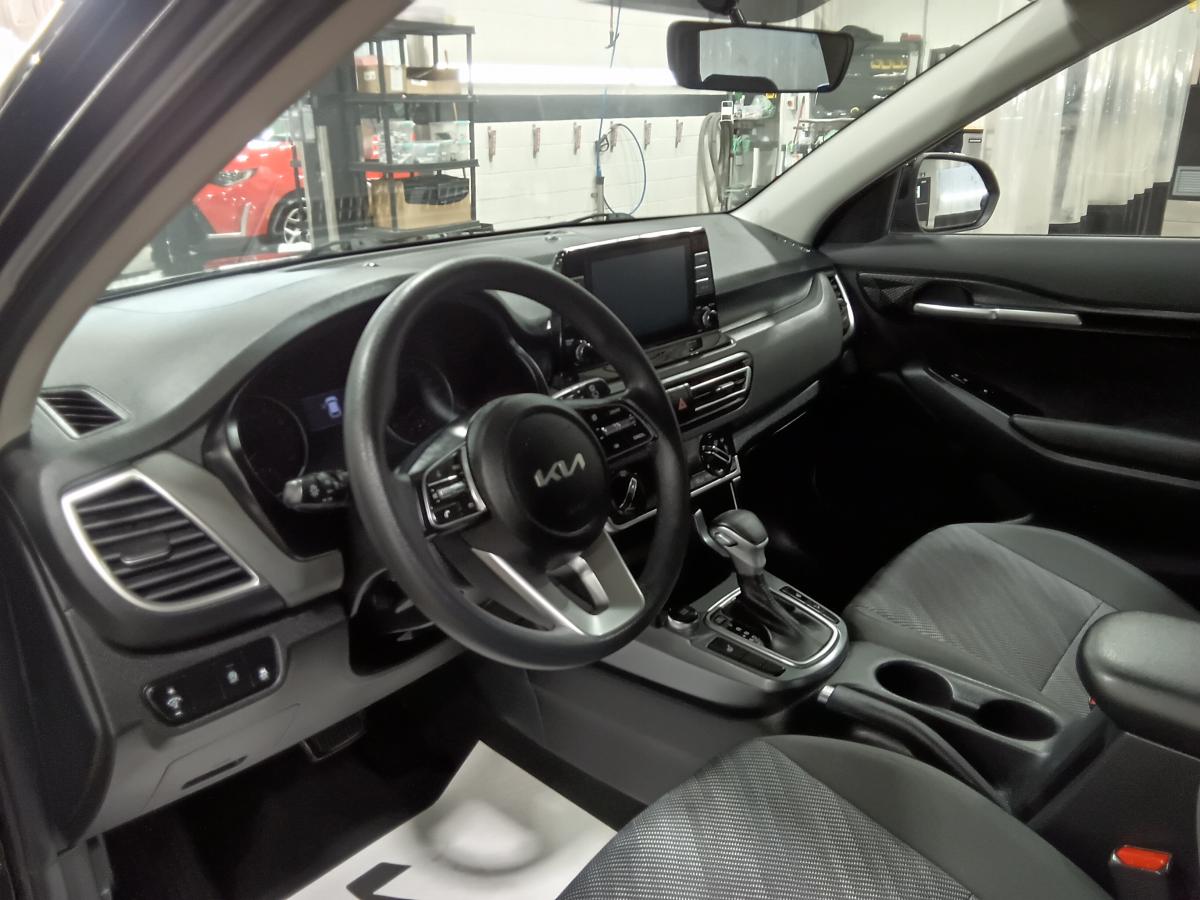 2022 Kia Seltos - Image 14