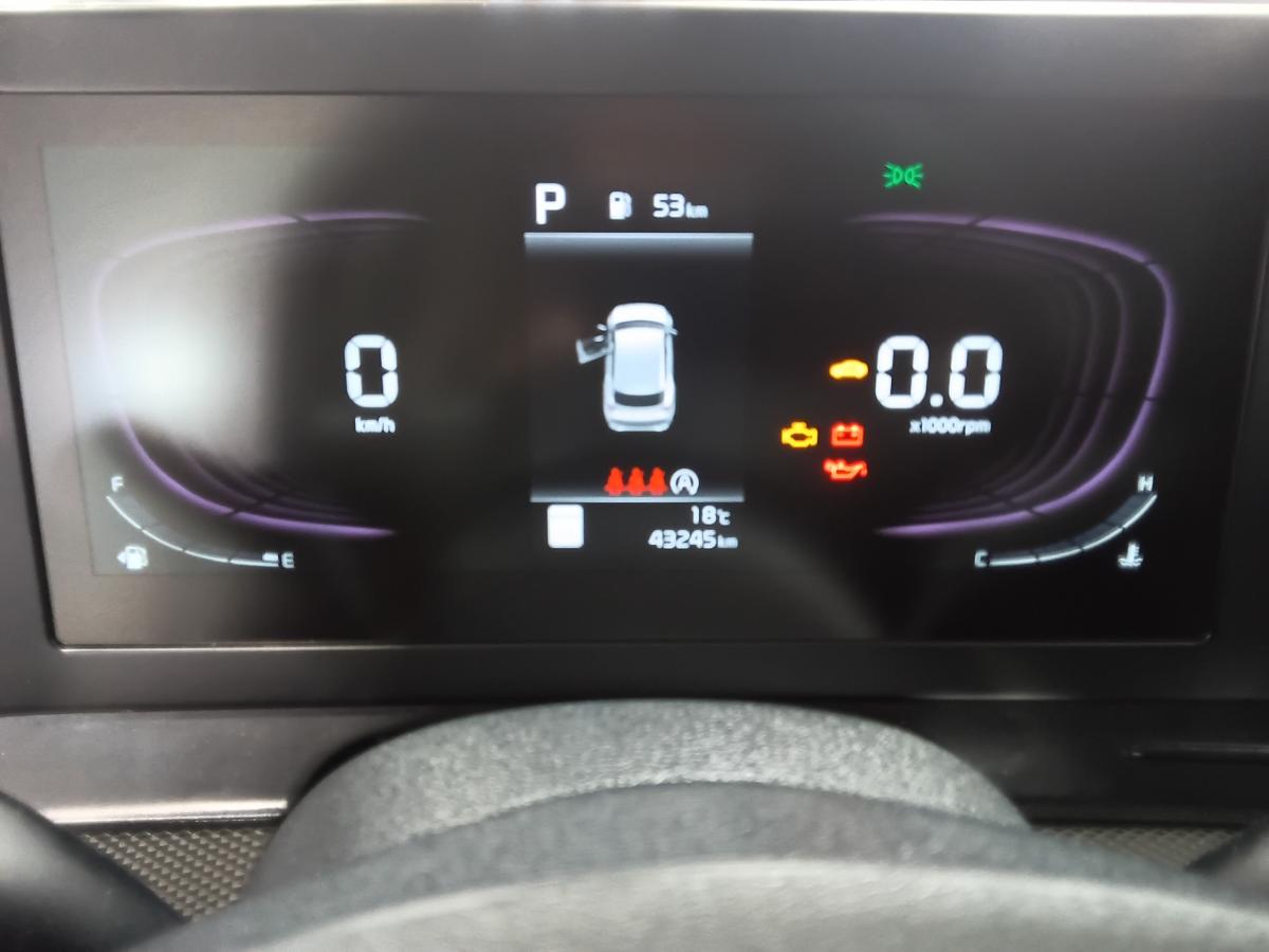 2023 Kia Sportage - Image 16