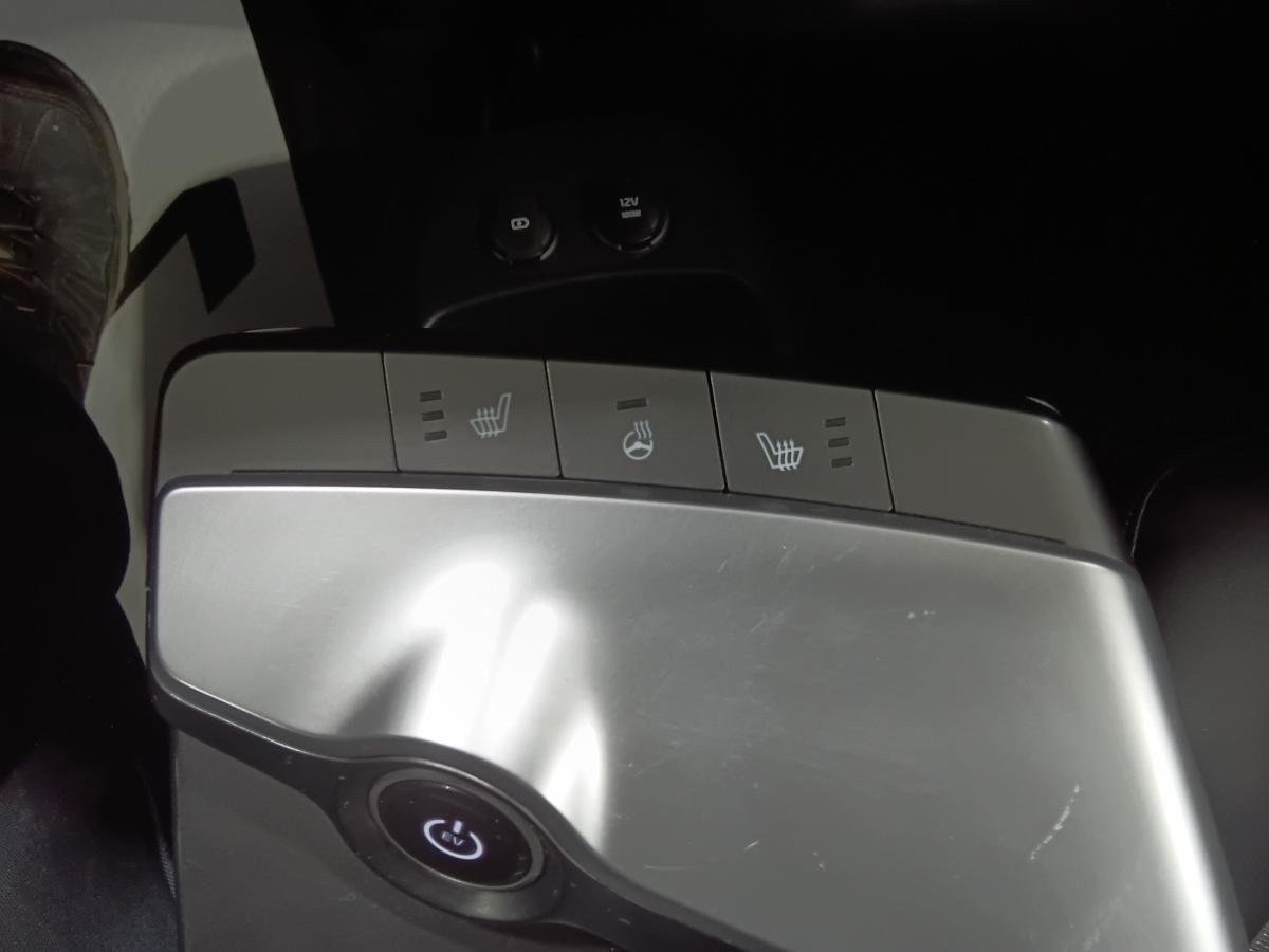 2024 Kia EV6 - Image 27