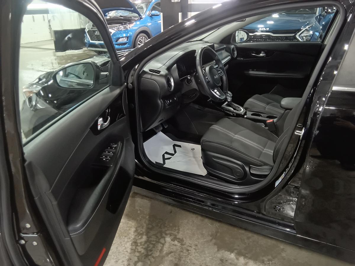 2022 Kia Forte - Image 14