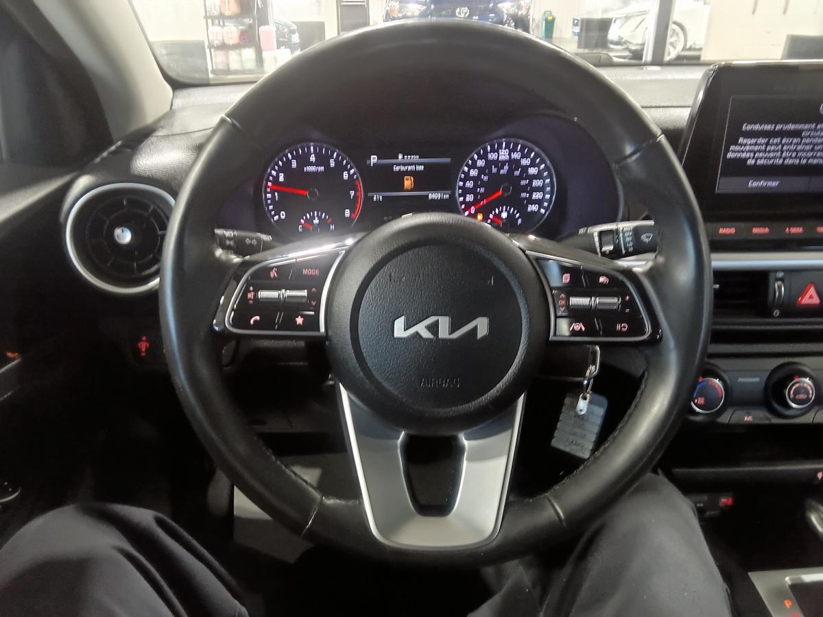 2022 Kia Forte - Image 15