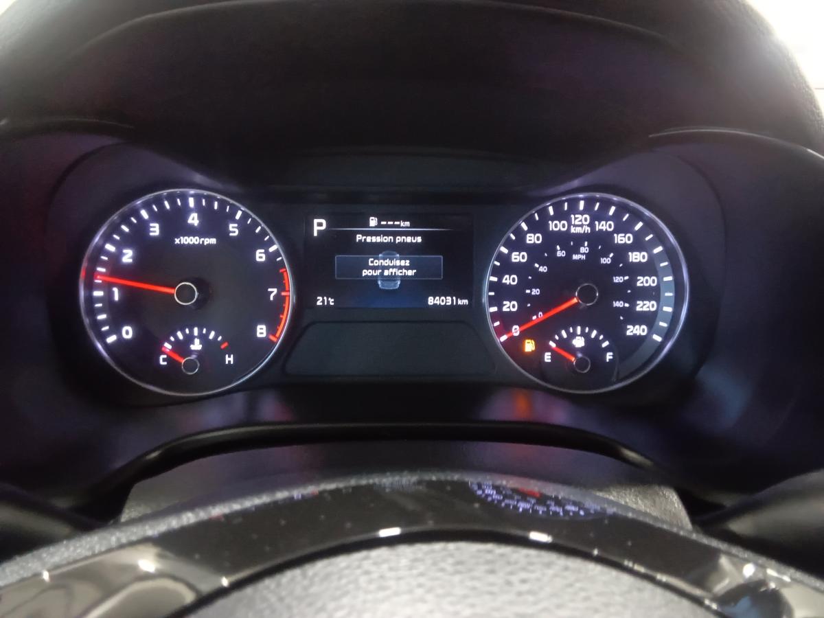 2022 Kia Forte - Image 16