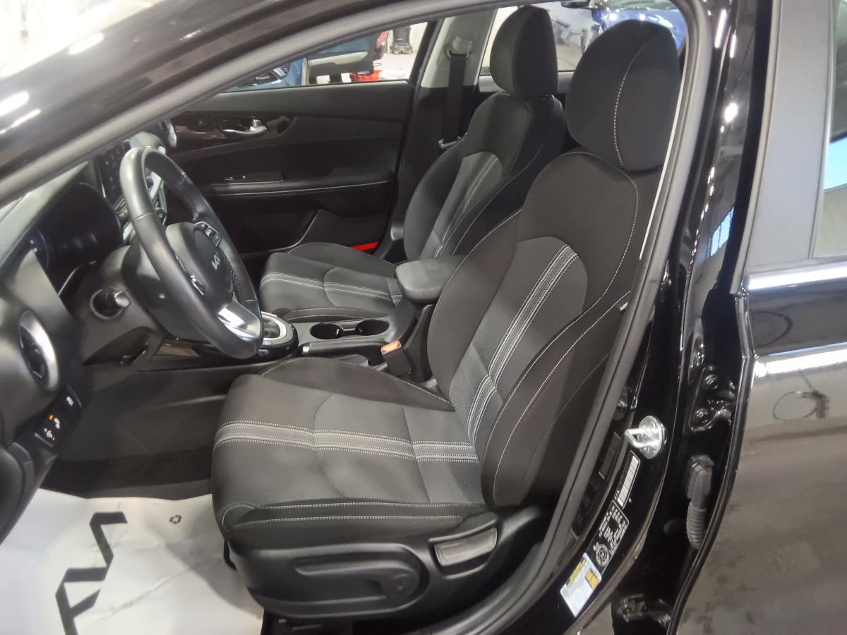 2022 Kia Forte - Image 22