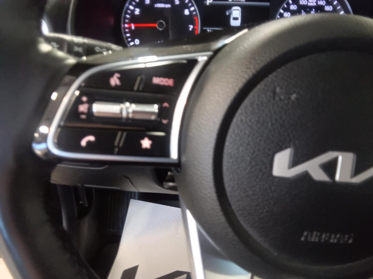 2022 Kia Forte - Image 32