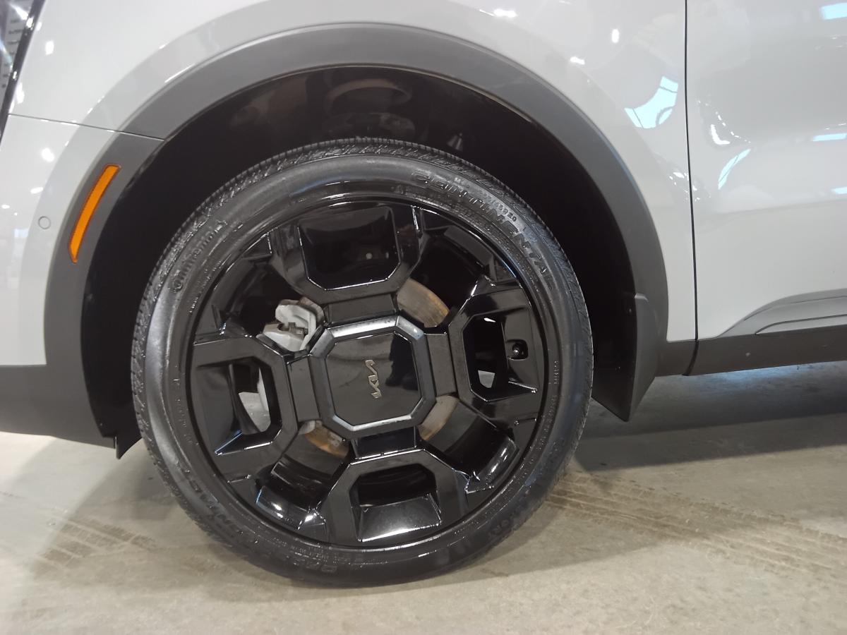 2025 Kia Sorento - Image 6
