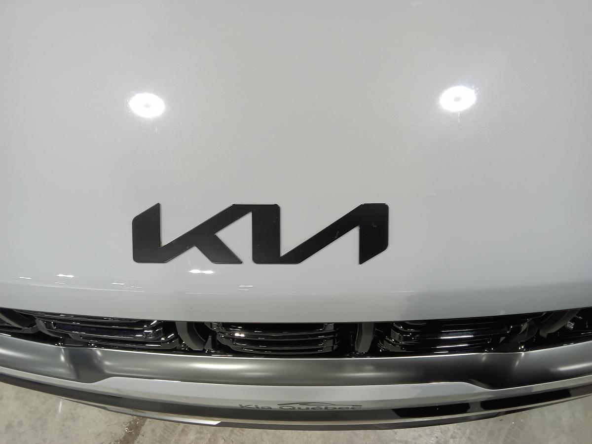 2025 Kia Sorento - Image 11